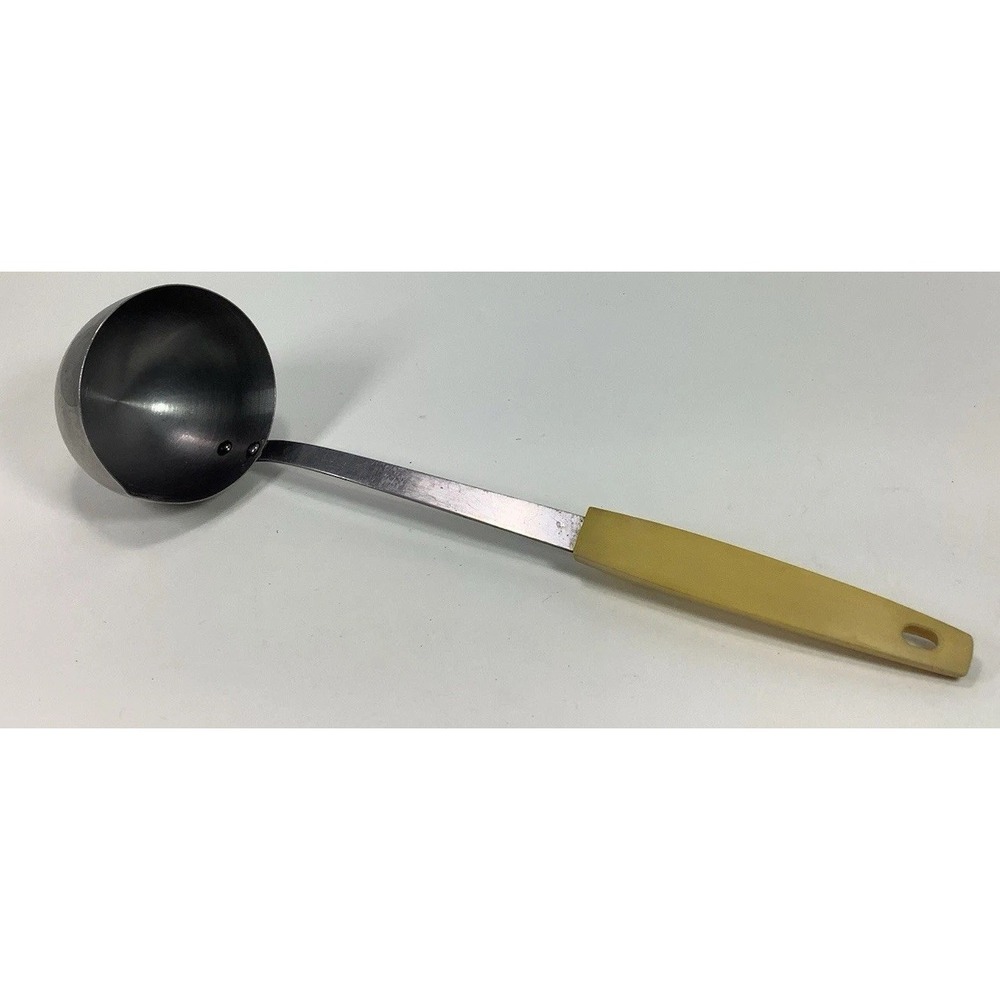 Vintage Spouted Soup Ladle Kitchen Utensil Yellow‎ Handle Nice!